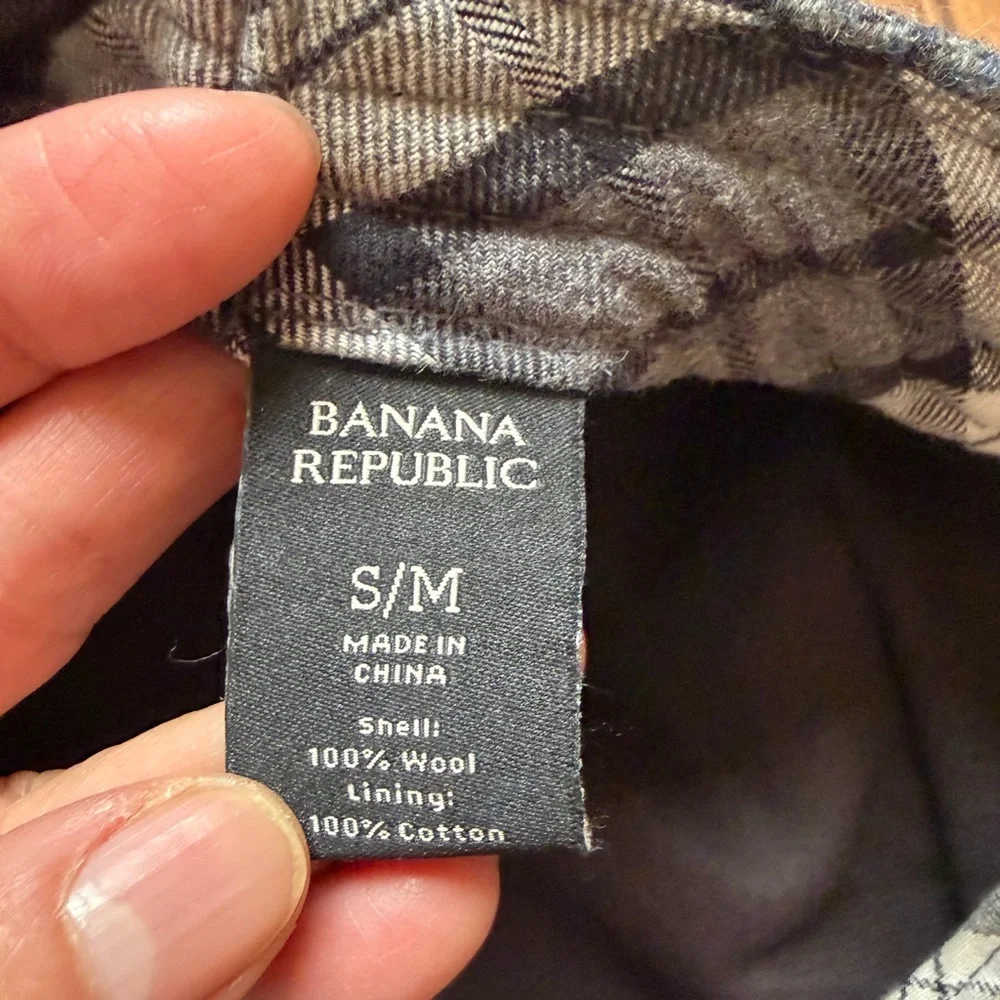 Banana Republic unisex newboy Blue/gray plaid Cap